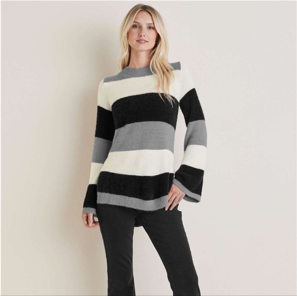 BNWOT Venus Black and Gray Colorblock Sweater Size Small